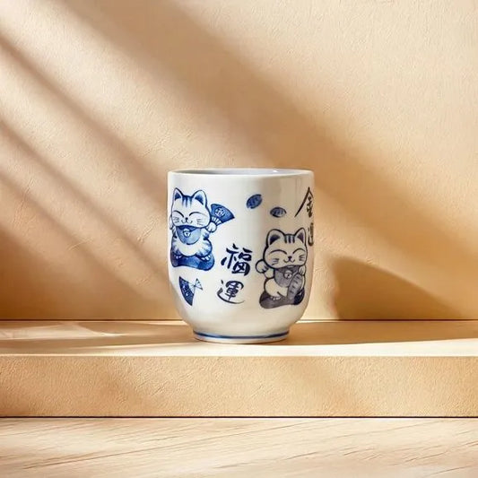 Maneki Neko Kopp i Porselen av Hr. Arakawa